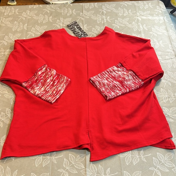 Ladies Sarah Santos Sweater. - Picture 7 of 7